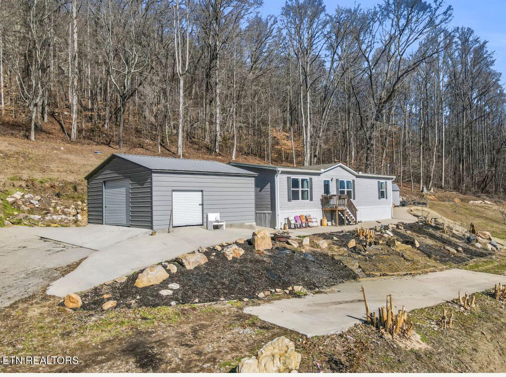 Photo of 626 Hen Valley Rd, Oliver Springs, TN 37840 (MLS # 1288958)