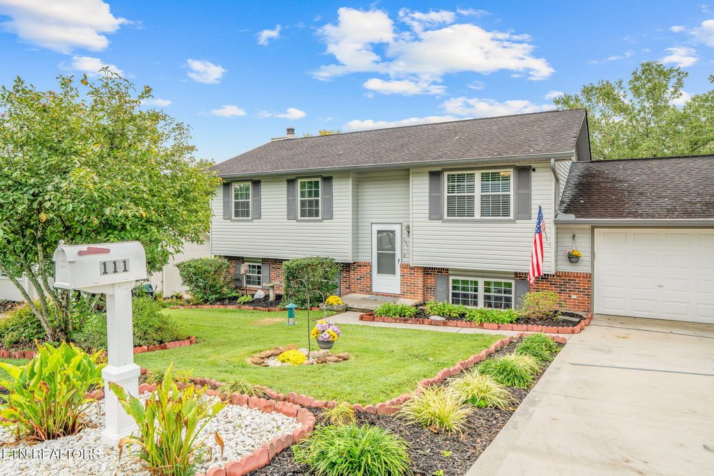 Photo of 111 Tracy Lane, Oak Ridge, TN 37830 (MLS # 1314535)
