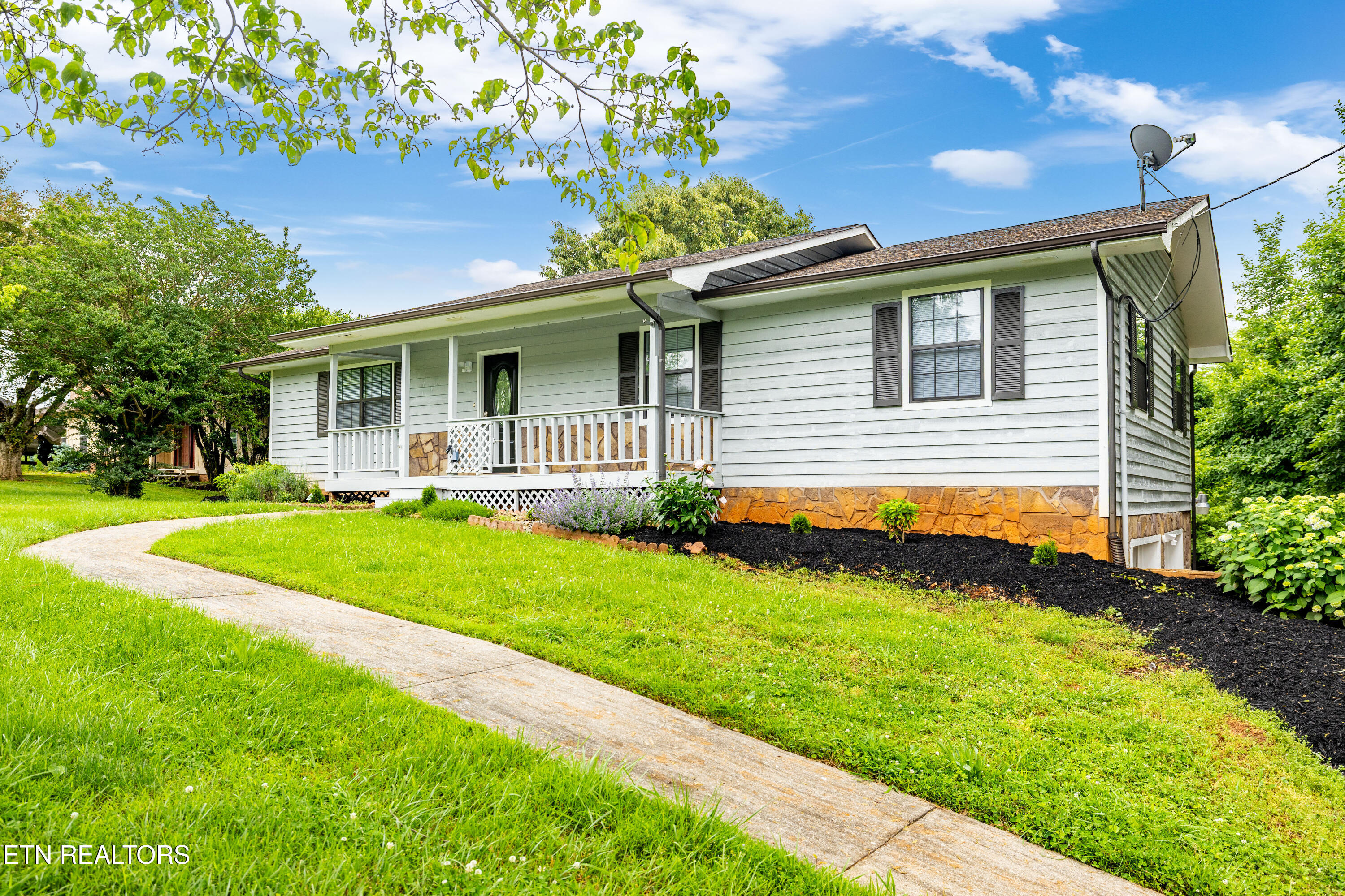 1813 Rosemont Circle