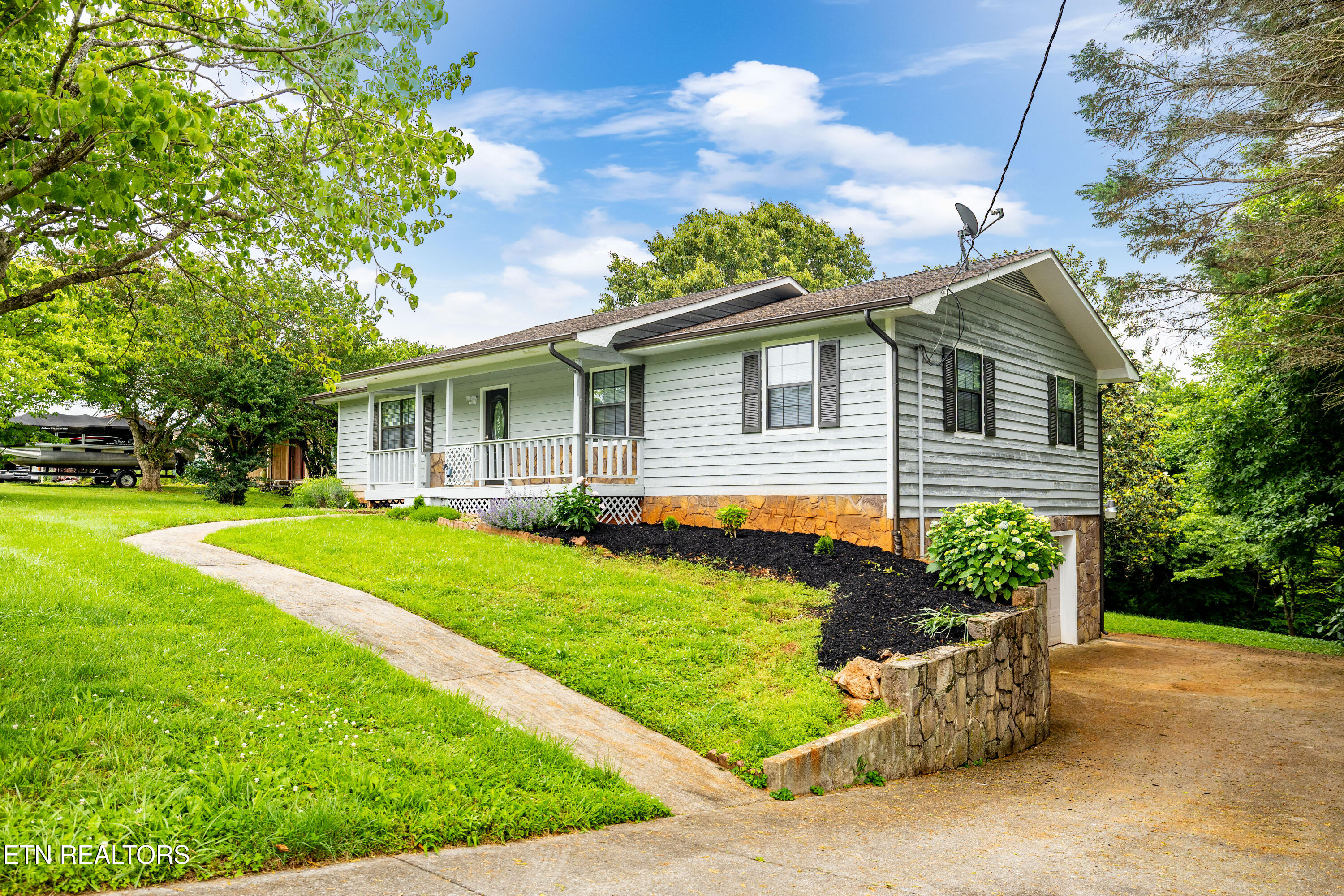 1813 Rosemont Circle