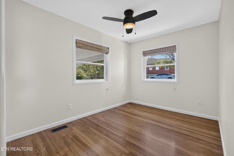 Tiny photo for 102 Poplar Rd, Oak Ridge, TN 37830 (MLS # 1359701)