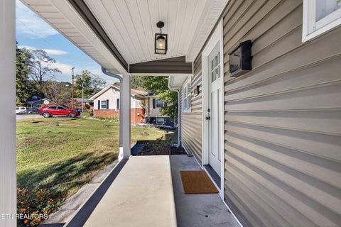 Tiny photo for 102 Poplar Rd, Oak Ridge, TN 37830 (MLS # 1359701)
