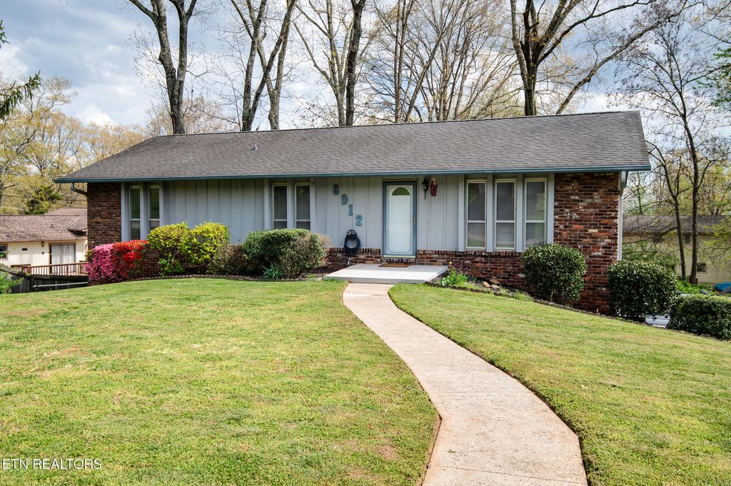Photo of 8912 Moneymaker Drive, Knoxville, TN 37923 (MLS # 1335008)