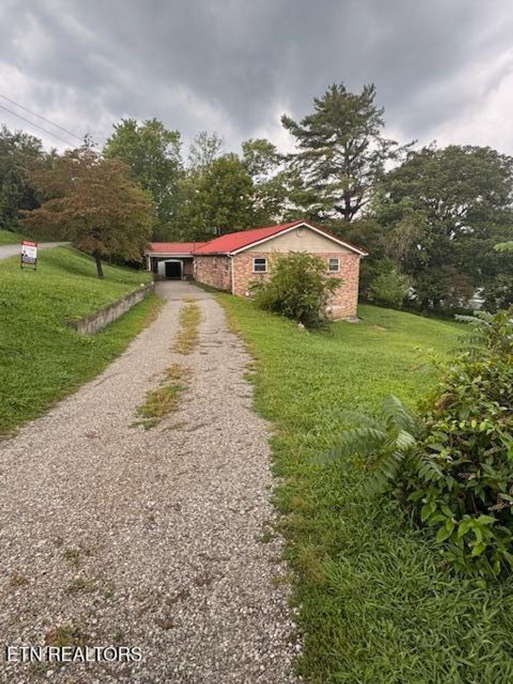 Photo of 165 Gamble Drive, Jacksboro, TN 37757 (MLS # 1312215)