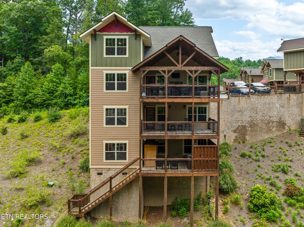 Photo of 1123 Anastasia Way, Gatlinburg, TN 37738 (MLS # 1310261)