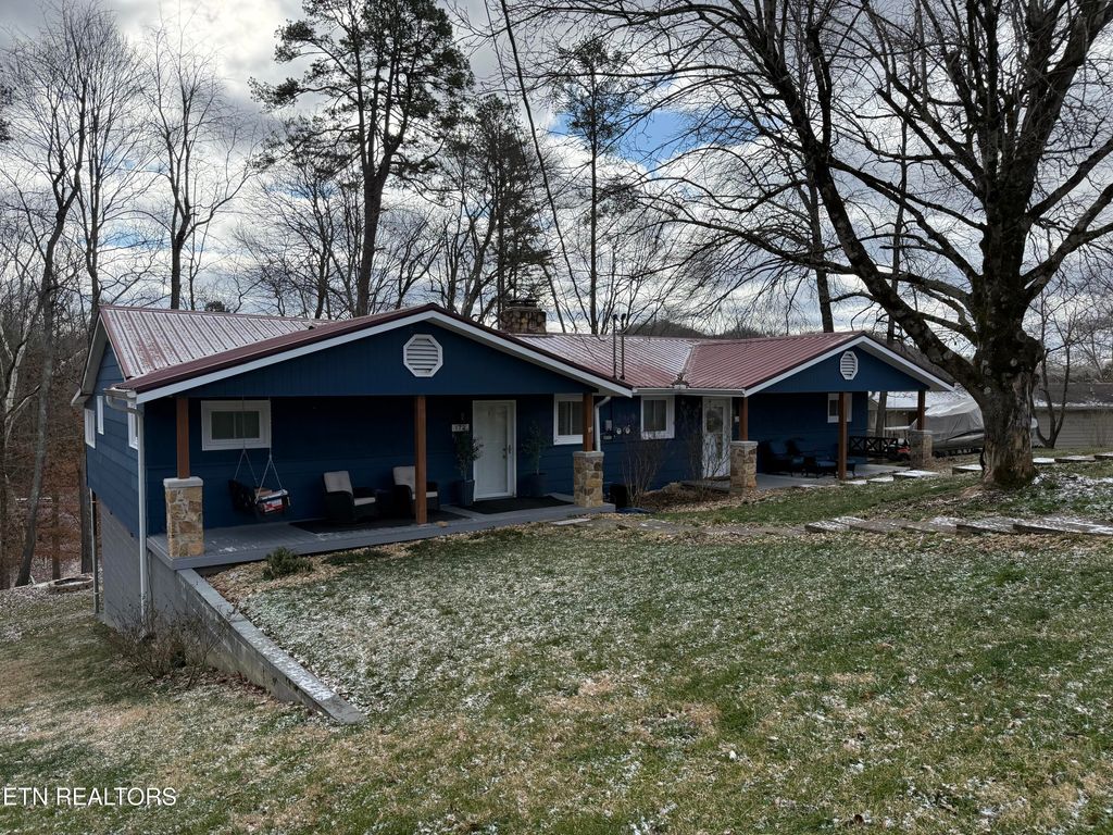 Photo of 170 Circle Point Drive, New Tazewell, TN 37825 (MLS # 1327335)