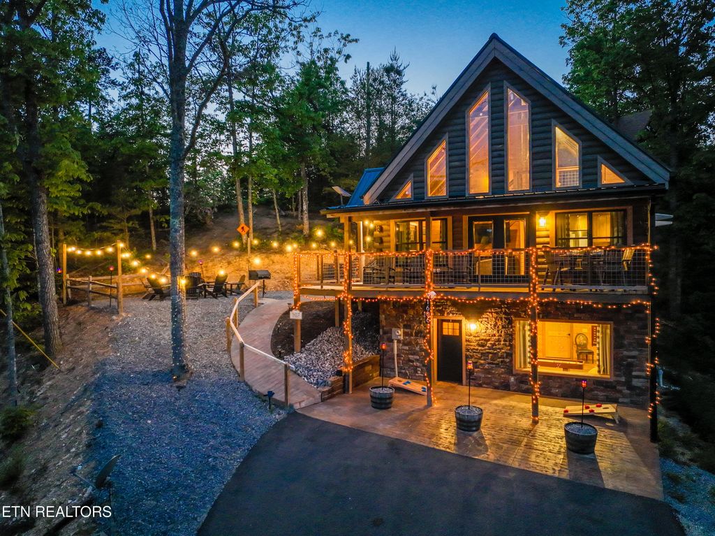 Photo of 1606 Dove Wing Way, Sevierville, TN 37862 (MLS # 1322314)