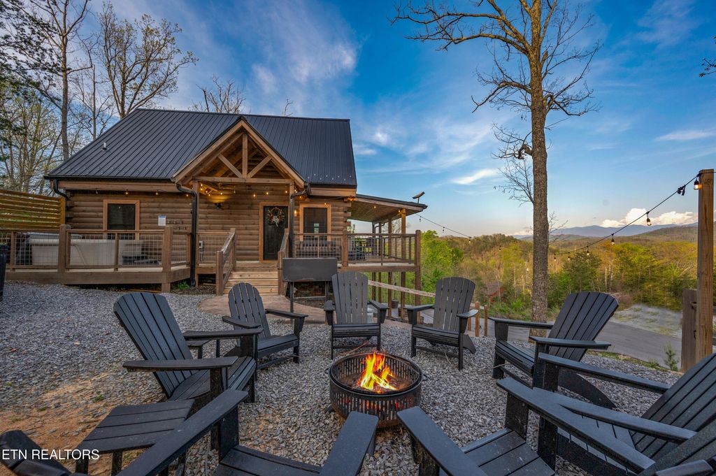 Photo of 1606 Dove Wing Way, Sevierville, TN 37862 (MLS # 1322314)