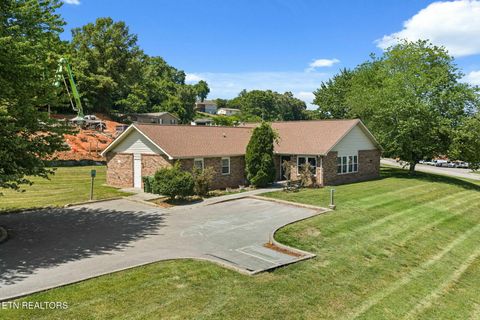 Photo of 401 McGhee St, Maryville, TN 37801 (MLS # 1341977)