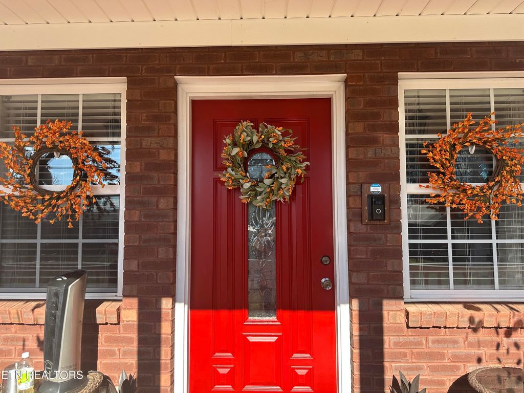 Photo of 314 W Walnut St, Madisonville, TN 37354 (MLS # 1325569)