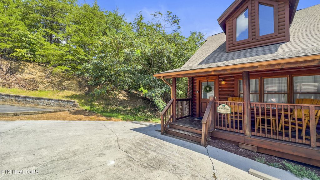 Photo of 350 Big Bear Way, Pigeon Forge, TN 37863 (MLS # 1312801)