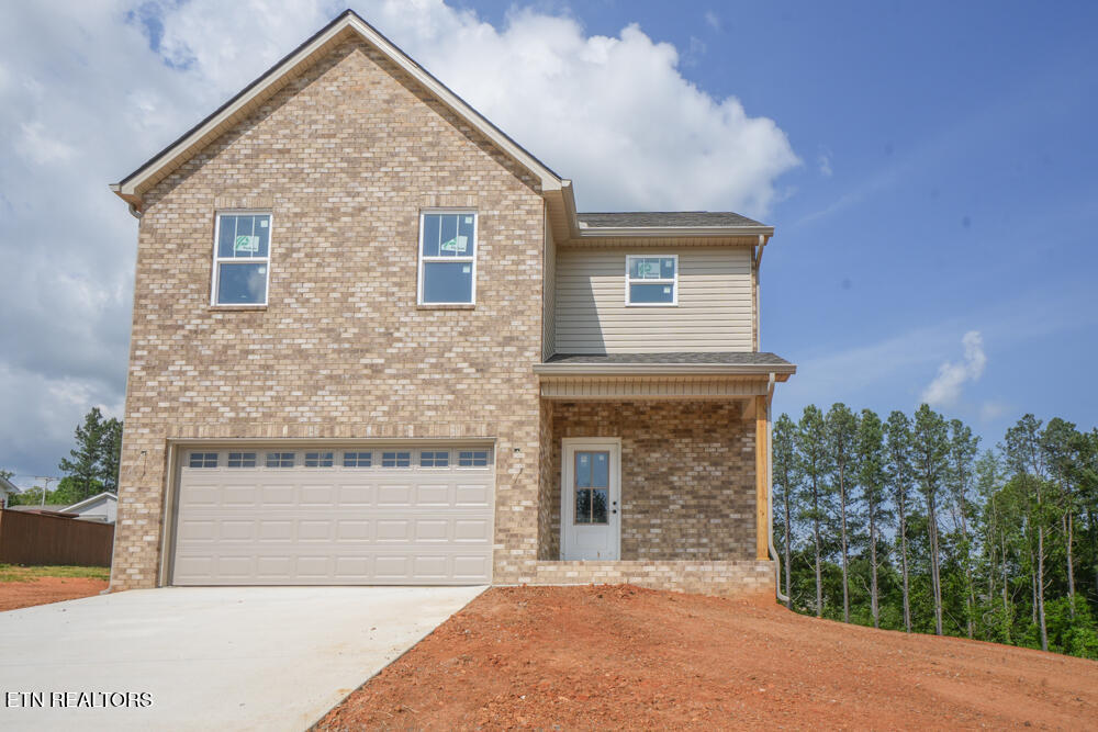 808 Pinebrooke Drive