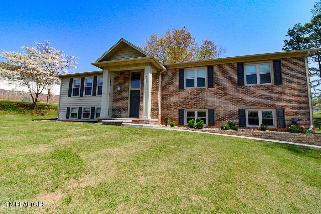 Photo of 416 Summitt Drive, LaFollette, TN 37766 (MLS # 1336145)