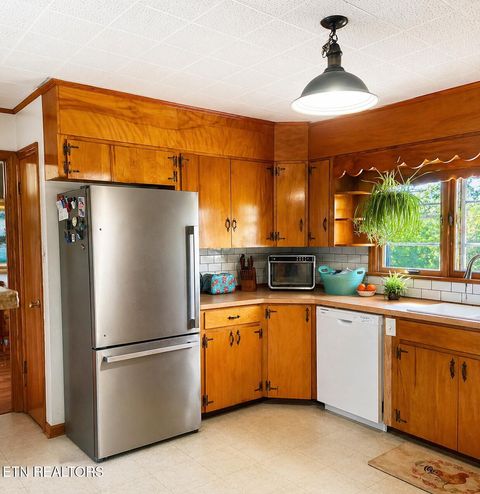 Tiny photo for 1848 Sparta Hwy, Crossville, TN 38572 (MLS # 1338268)