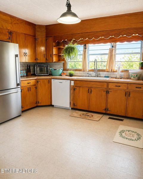 Tiny photo for 1848 Sparta Hwy, Crossville, TN 38572 (MLS # 1338268)