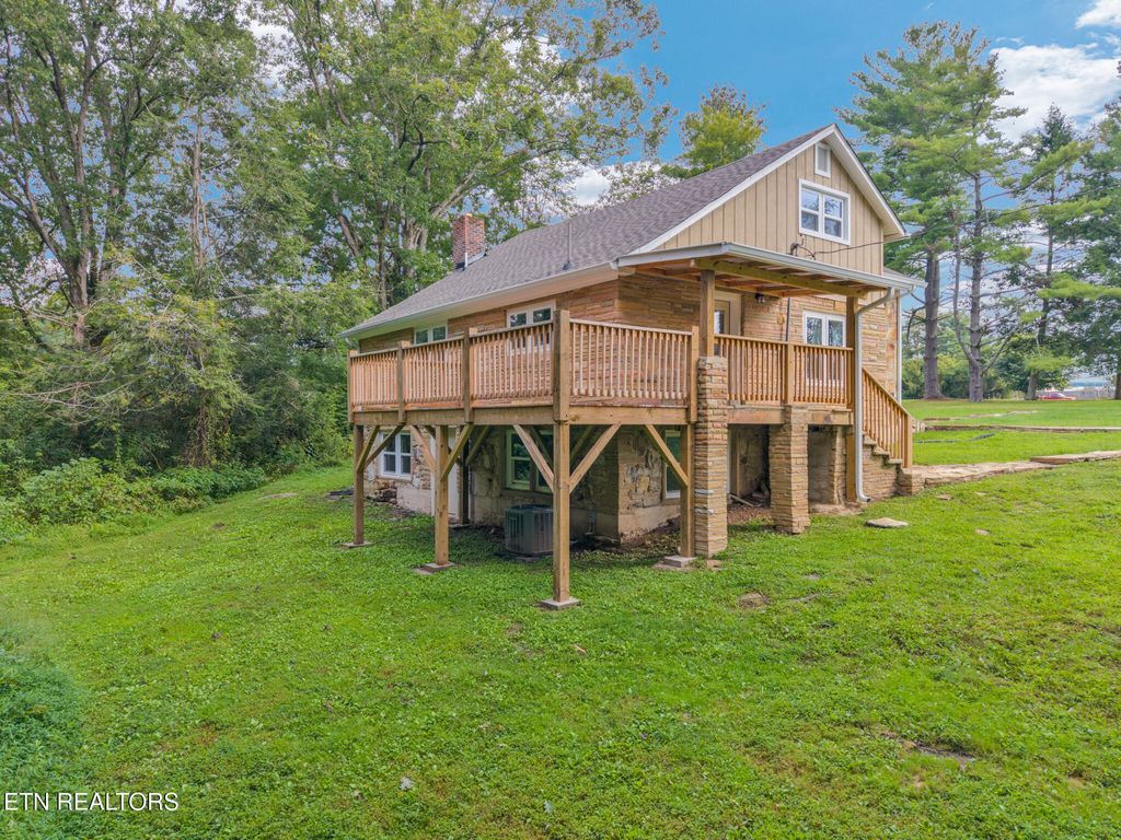 Photo of 871 Pomona Rd, Crossville, TN 38571 (MLS # 1314524)