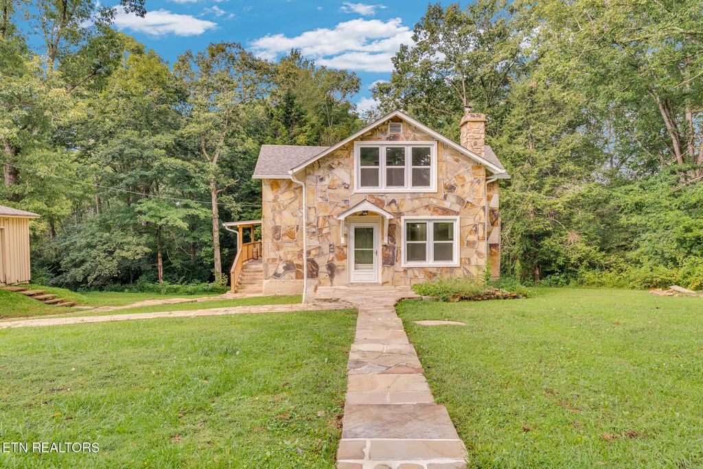 Photo of 871 Pomona Rd, Crossville, TN 38571 (MLS # 1314524)