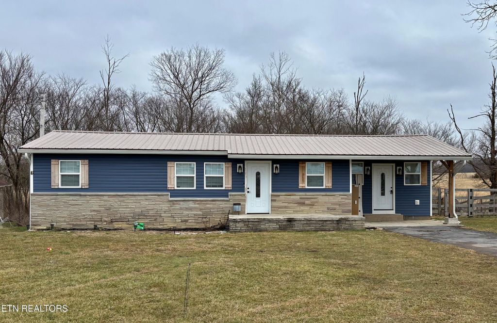 Photo of 217 Yoakum Rd, Speedwell, TN 37870 (MLS # 1325892)