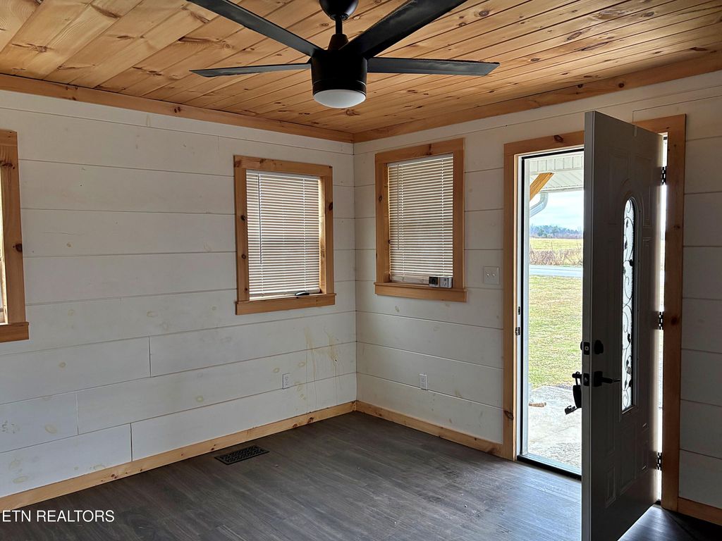 Photo of 217 Yoakum Rd, Speedwell, TN 37870 (MLS # 1325892)