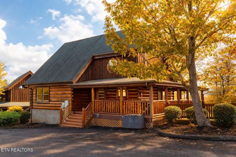 Photo of 2024 Cougar Crossing Way, Sevierville, TN 37876 (MLS # 1336221)