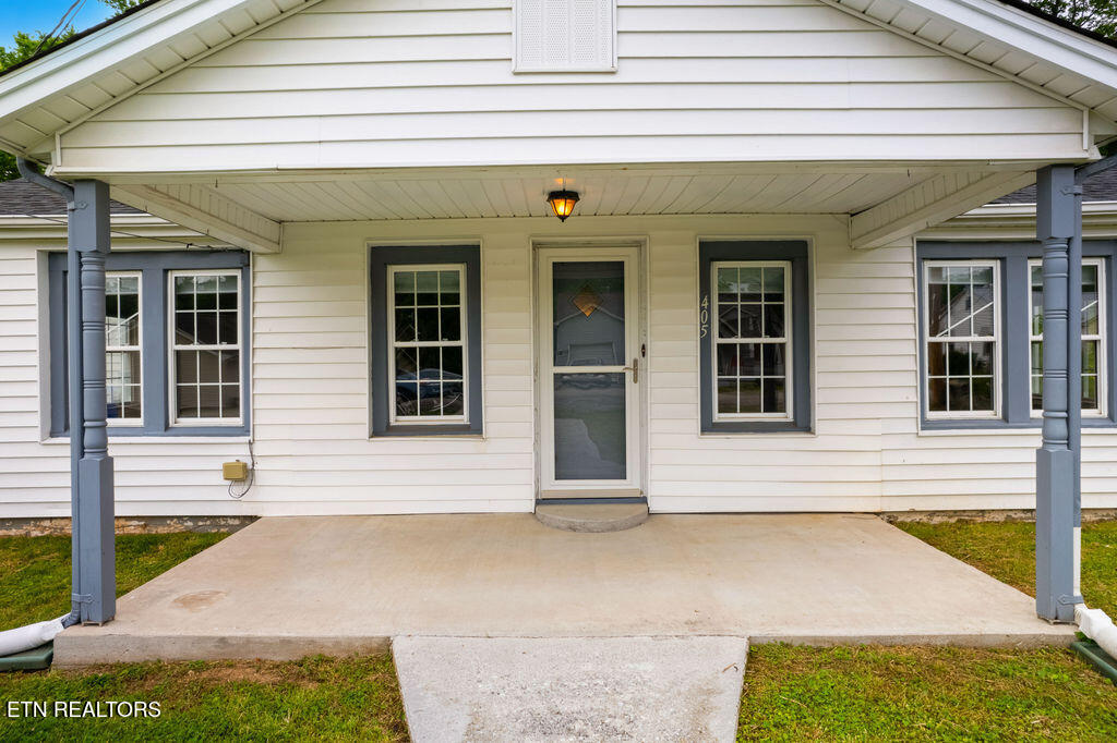 405 Wallace Ave