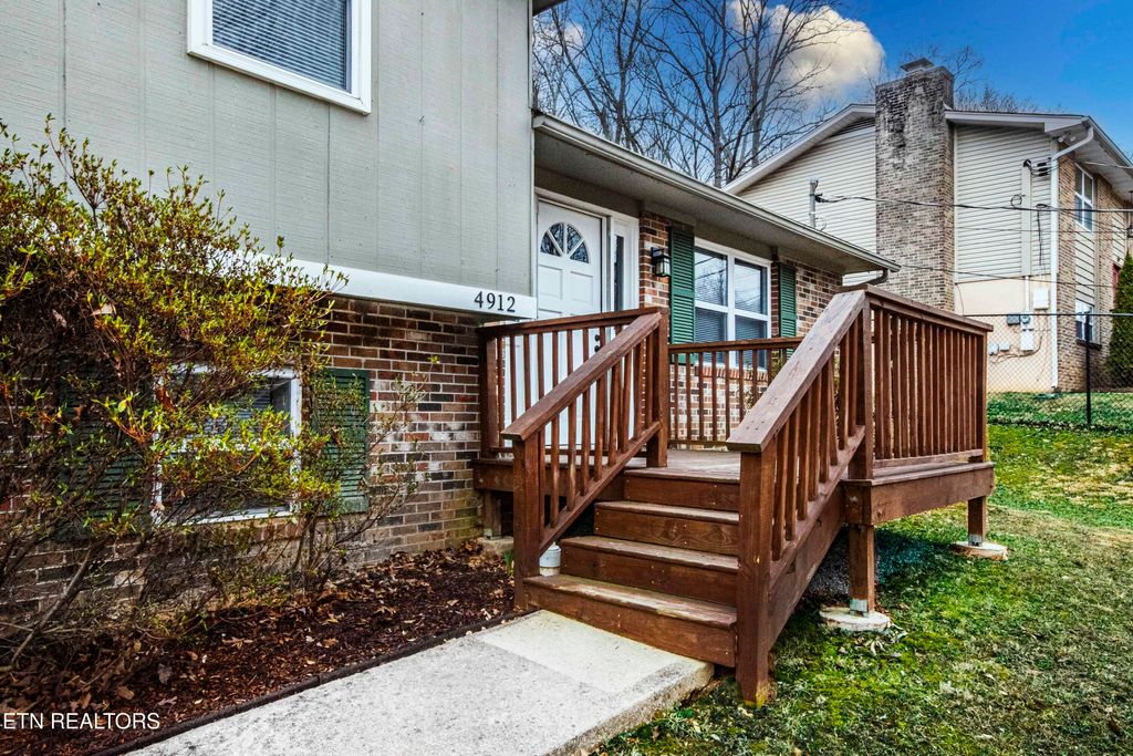 Photo of 4912 Wilkshire Drive, Knoxville, TN 37921 (MLS # 1330484)