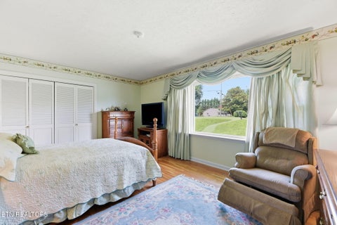 Tiny photo for 301 Cross St, Clinton, TN 37716 (MLS # 1349028)