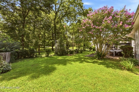 Tiny photo for 301 Cross St, Clinton, TN 37716 (MLS # 1349028)