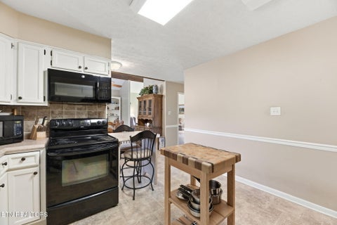 Tiny photo for 301 Cross St, Clinton, TN 37716 (MLS # 1349028)