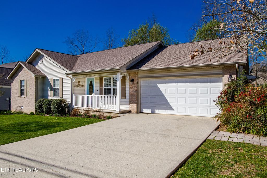 Photo of 545 Snead Drive, Crossville, TN 38558 (MLS # 1329355)