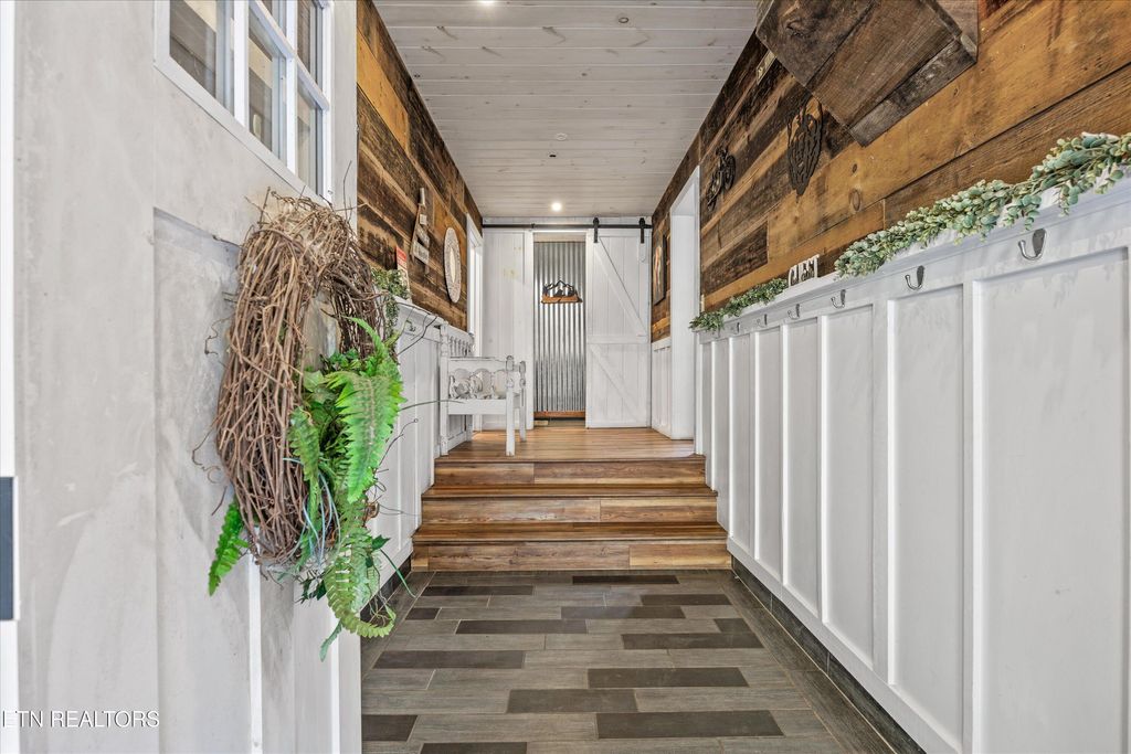 Photo of 3528 Lost Branch Rd, Sevierville, TN 37862 (MLS # 1318565)