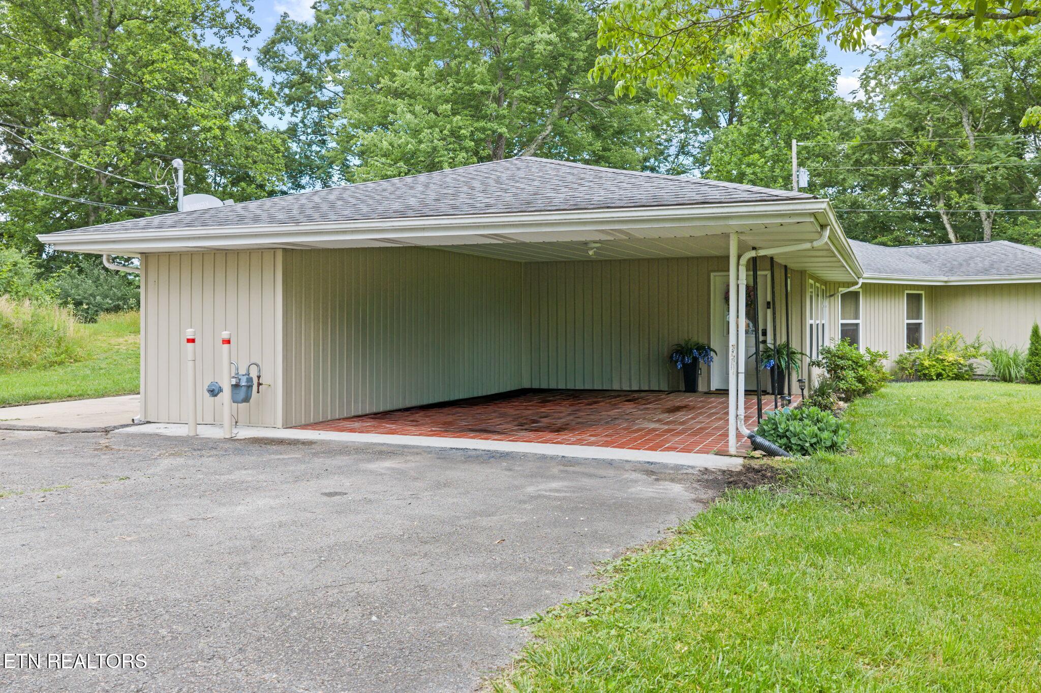 1169 Main St