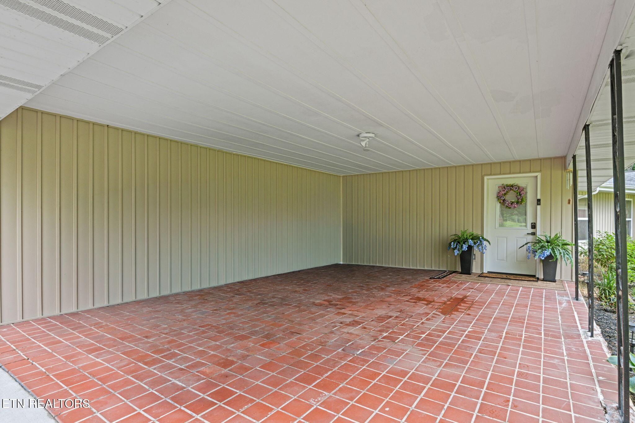 1169 Main St
