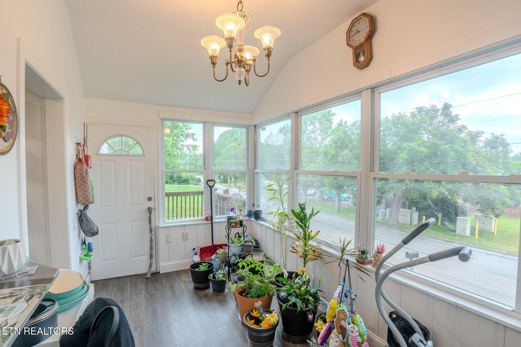 Photo of 835 E Lincoln Rd, Alcoa, TN 37701 (MLS # 1308093)