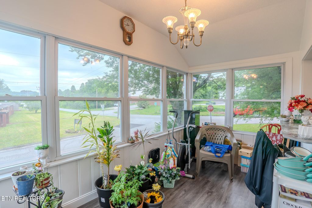 Photo of 835 E Lincoln Rd, Alcoa, TN 37701 (MLS # 1308093)