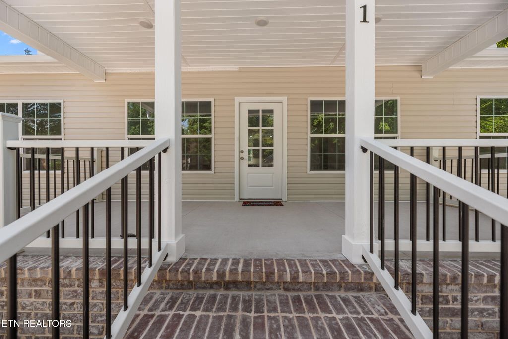 Photo of 711 Byrd St, Clinton, TN 37716 (MLS # 1331086)