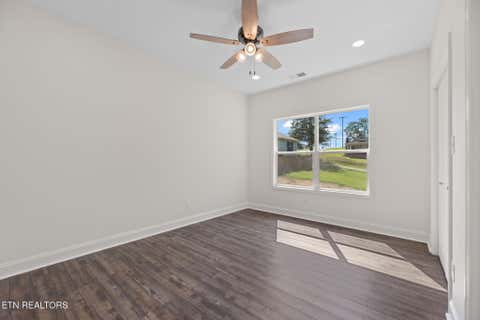 Tiny photo for 711 Byrd St, Clinton, TN 37716 (MLS # 1331086)