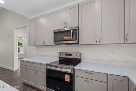 Tiny photo for 711 Byrd St, Clinton, TN 37716 (MLS # 1331086)