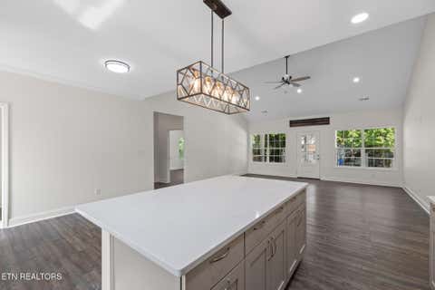 Tiny photo for 711 Byrd St, Clinton, TN 37716 (MLS # 1331086)