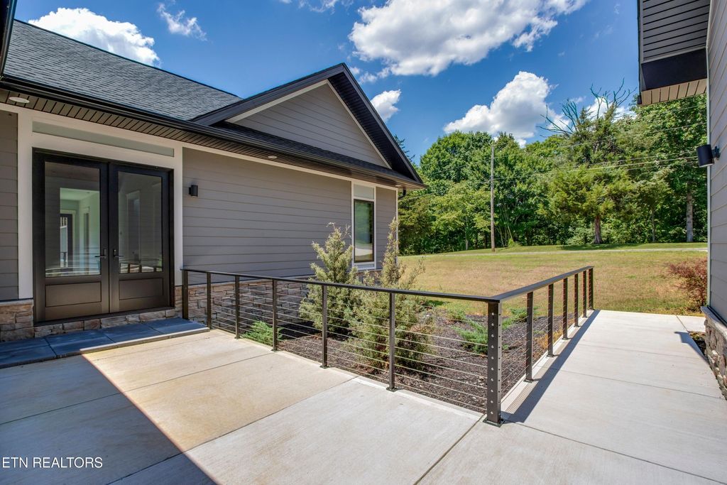 Photo of 10001 Scenic View Dr Drive, Loudon, TN 37774 (MLS # 1319622)