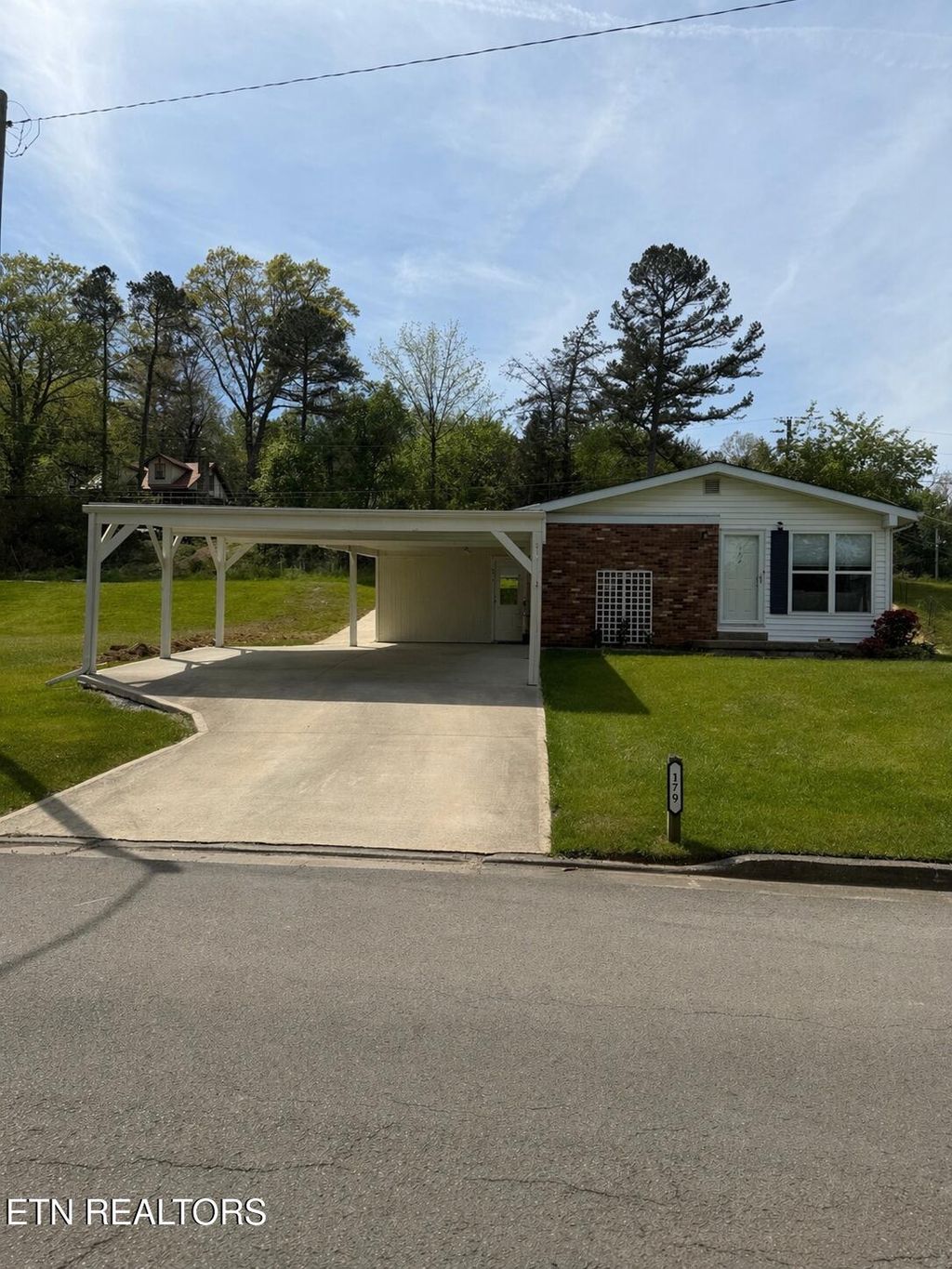 Photo of 179 Troxel Drive, Oneida, TN 37841 (MLS # 1338078)