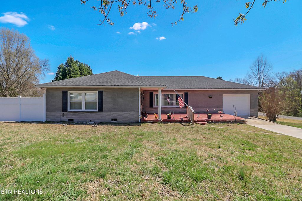 Photo of 722 E Wheeler St, Rockwood, TN 37854 (MLS # 1294675)