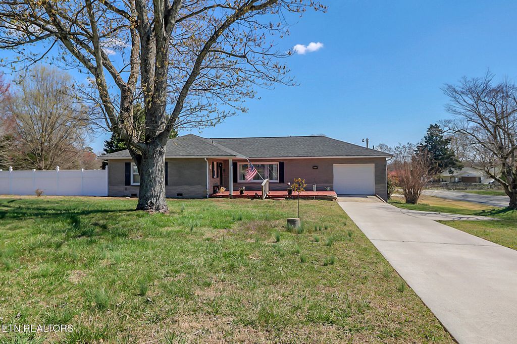 Photo of 722 E Wheeler St, Rockwood, TN 37854 (MLS # 1294675)