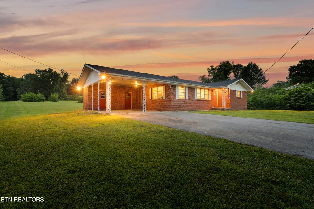 Photo of 137 Scenic Hill Drive, Spring City, TN 37381 (MLS # 1308665)