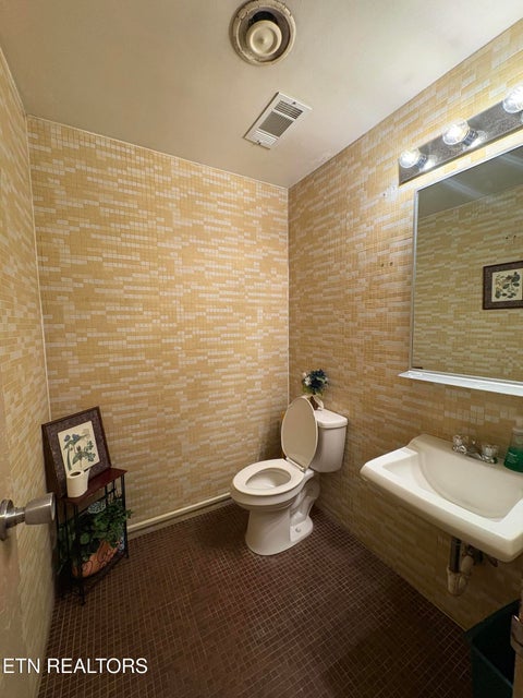 Tiny photo for 100 E Race St, Kingston, TN 37763 (MLS # 1331703)