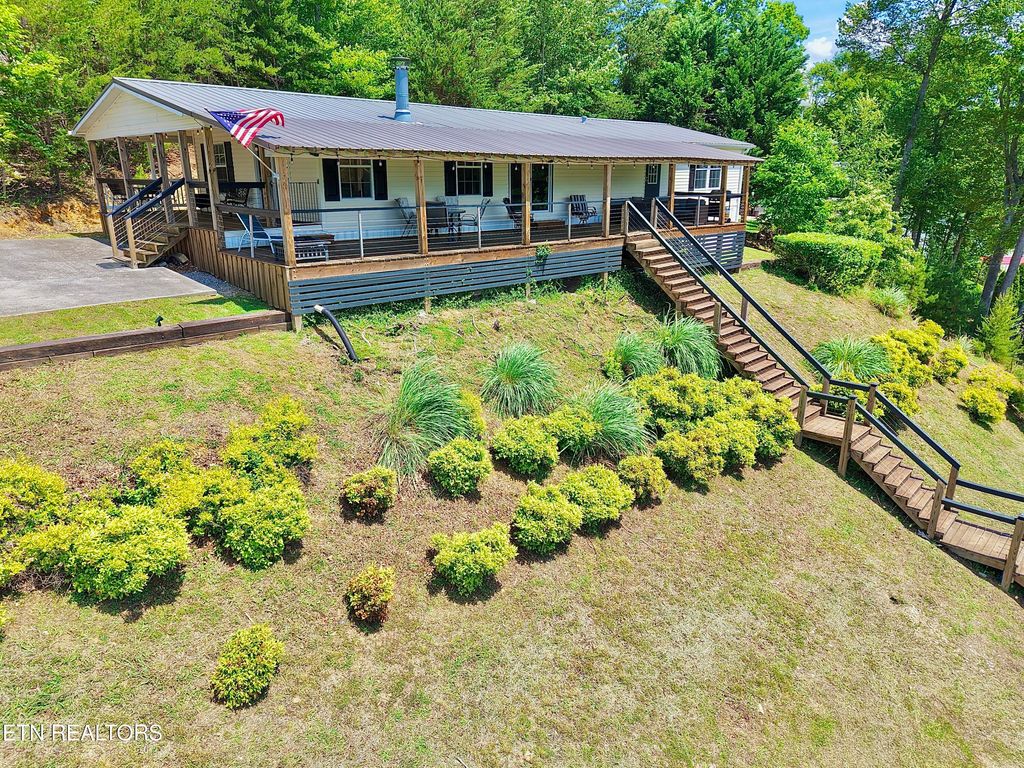 Photo of 1059 Dean Circle, Dandridge, TN 37725 (MLS # 1337212)