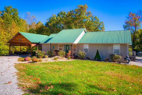 Photo of 977 Spruce Creek Drive, Jamestown, TN 38556 (MLS # 1326223)