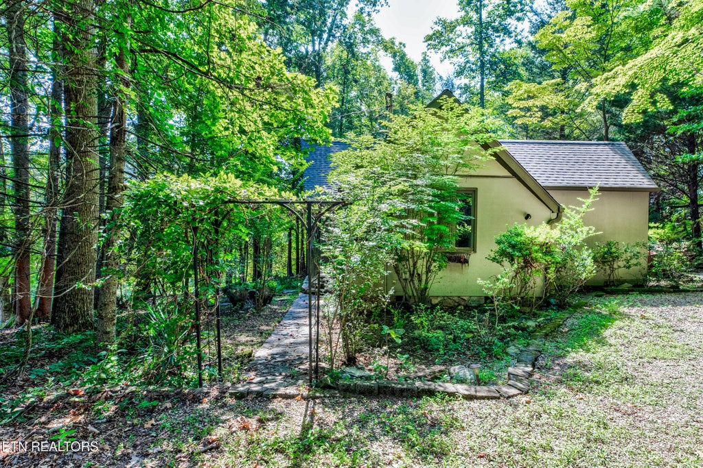Photo of 288 S Shorewood Drive, Caryville, TN 37714 (MLS # 1309864)