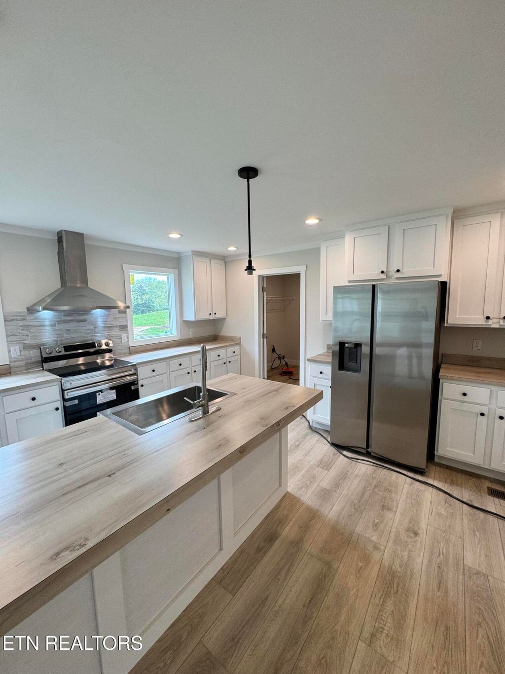 Photo of 360 Greenbriar Rd, Sweetwater, TN 37874 (MLS # 1299078)