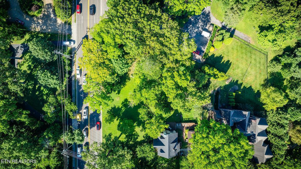 Photo of 3944 Kingston Pike, Knoxville, TN 37919 (MLS # 1268896)